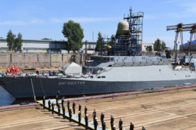 Новейший малый ракетный корабль "Ингушетия" расстрелял боезапас по целям в Черном море