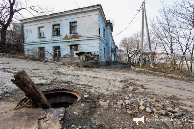 В Севастополе жильцы девяти аварийных домов живут с риском для жизни