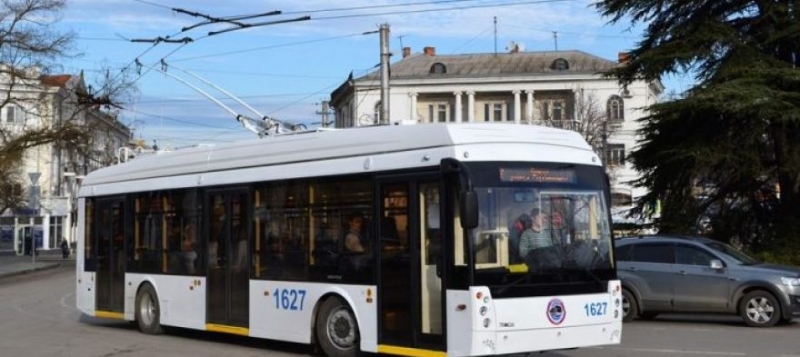 В Севастополе остановили движение по четырем троллейбусным маршрутам, паром не ходит