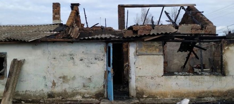 В Крыму тушили два ночных пожара - эвакуированы 15 человек [фото]