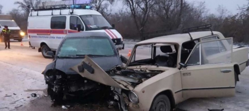 Два водителя пострадали в ДТП на крымской трассе [фото]