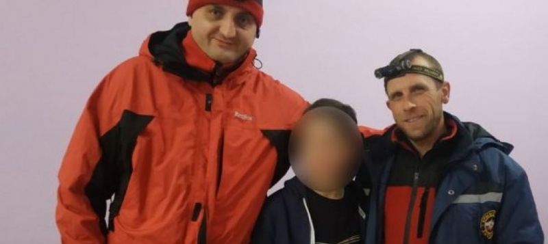 Спасатели вечером искали в крымских горах заблудившегося ребенка