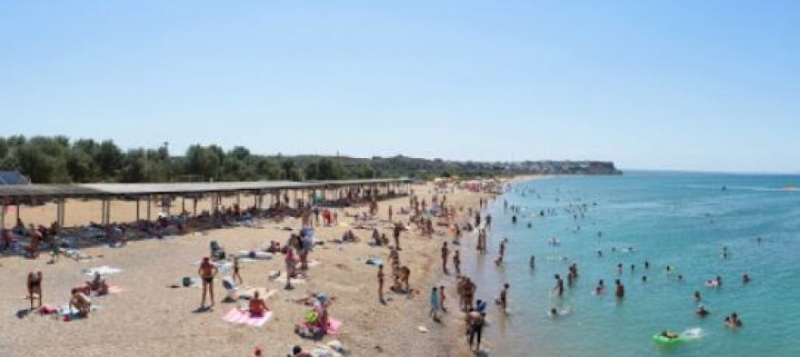 Севастопольские пляжи начинают готовить к купальному сезону