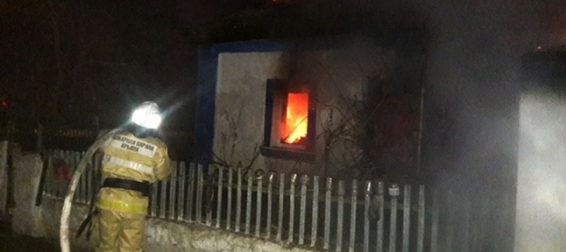 В Крыму после пожара в жилом доме обнаружено тело погибшего мужчины [фото]