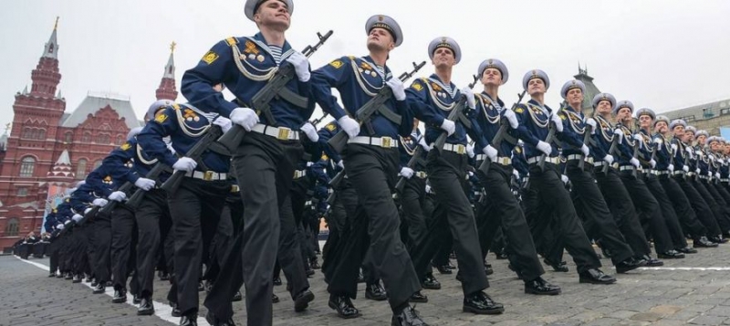 Путин назначил даты проведения парада Победы и марша "Бессмертного полка"