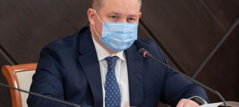 "Вплоть до увольнения": глава Севастополя отменил закупку "медицинскими" чиновниками двух минивэнов