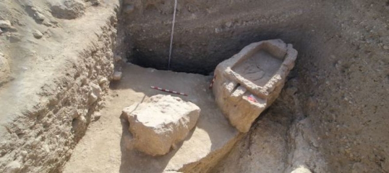 Возле "Херсонеса" археологи нашли древние склепы [фото]