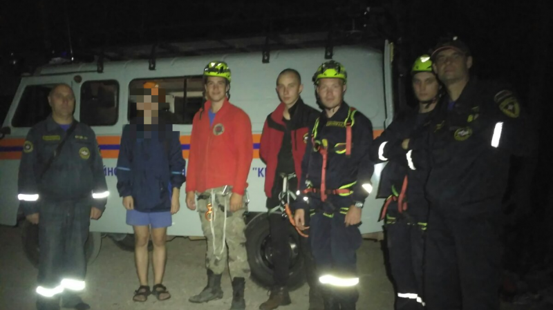 В крымских горах спасли туристов с четырехлетним ребенком [фото]