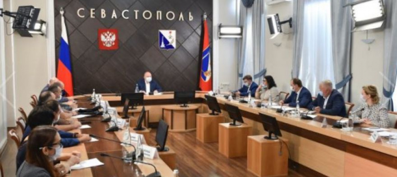 В Севастополе отменили часть "ковидных" запретов для ресторанов и кинотеатров