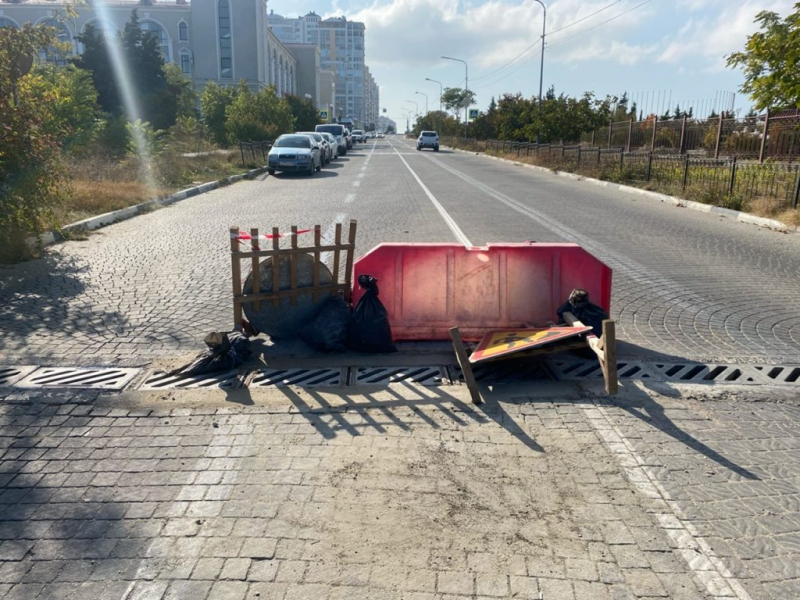 Жители улиц Фадеева и Парковая в Севастополе жалуются на разбитую дорогу [фото, видео]