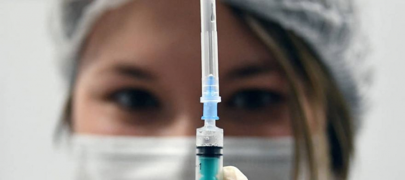 Россияне смогут бесплатно делать прививки в частных клиниках