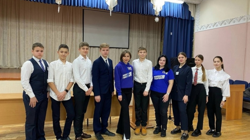 В школах Симферополя прошли мероприятия ко Дню Республики Крым