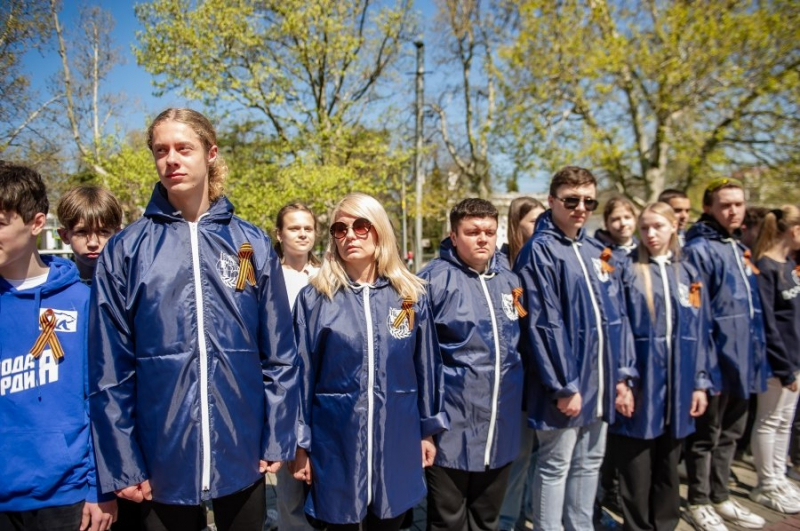100 тысяч георгиевских ленточек раздадут до Дня Победы в Севастополе