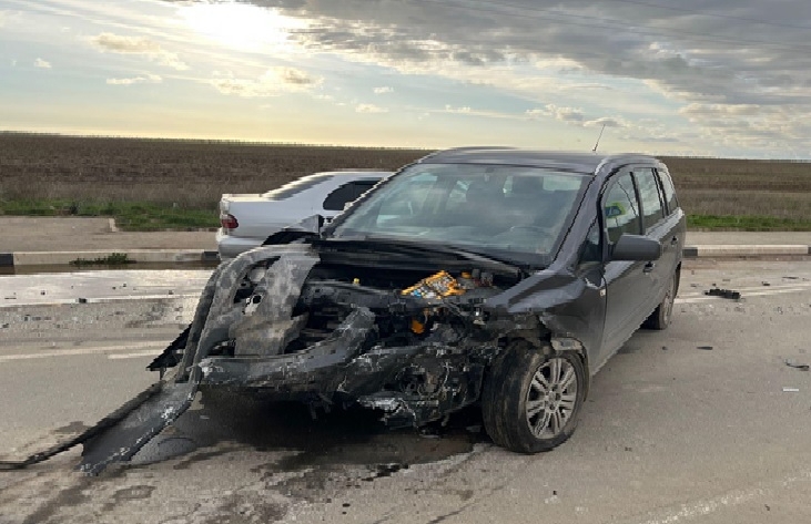 Подробности жуткой аварии на дороге Славянское-Евпатория выясняют сотрудники ГИБДД