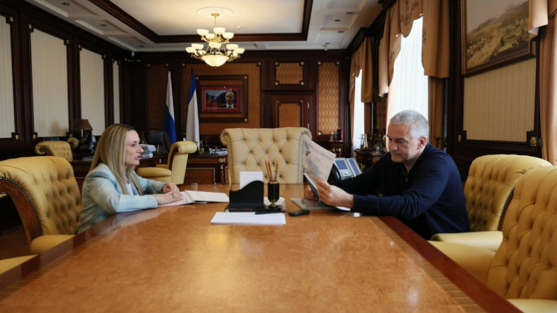 Аксенов провел встречу с уполномоченным по защите прав предпринимателей в Крыму