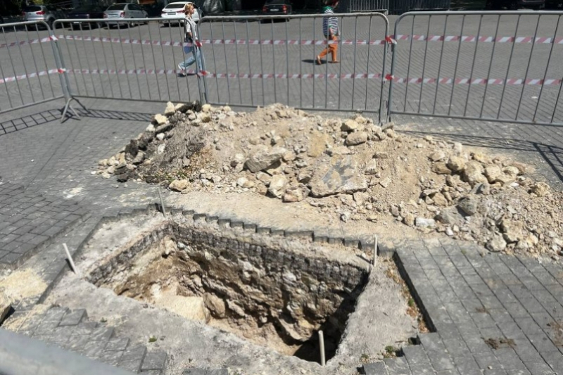 Археологическое исследование проводят в центре Севастополя перед благоустройством