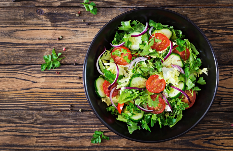 Кухня на любой вкус: 3 рецепта витаминных салатов