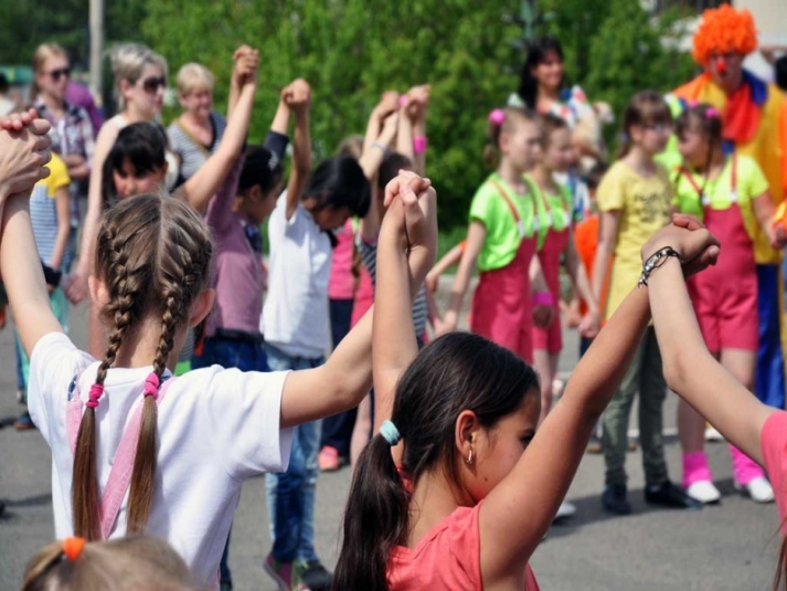 Прием заявлений на отдых детей в летних лагерях стартовал в Севастополе