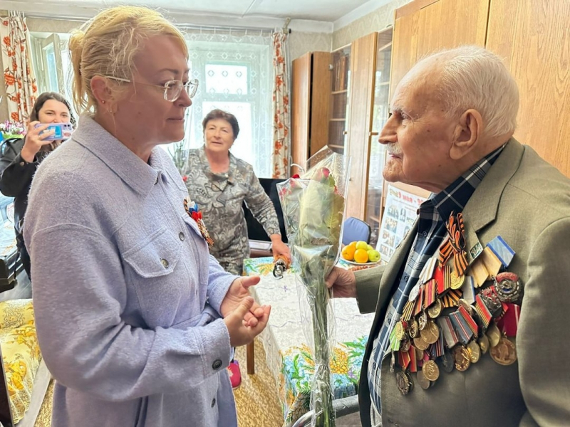 Ветерана Великой Отечественной поздравили со 100-летним юбилеем в Крыму