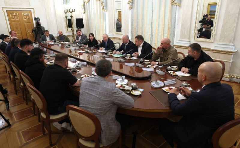 Сергей Аксенов прокомментировал встречу Путина с военными журналистами