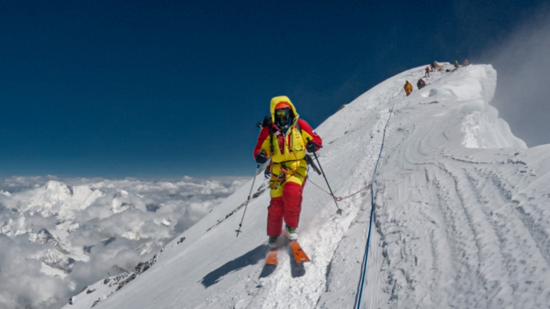 Виталий Лазо: С вершины Эвереста я позвонил домой и спустился на лыжах (ФОТО)