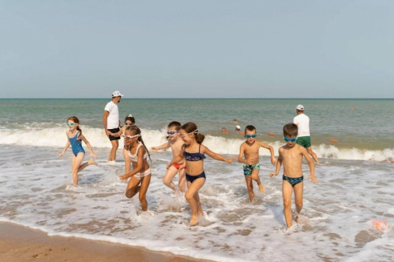 Более 500 детей стали участниками акции "Научись плавать" в Севастополе