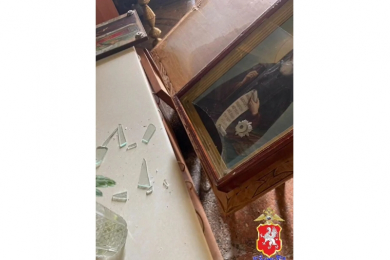 Мужчина с признаками наркотического опьянения устроил дебош в храме Севастополя