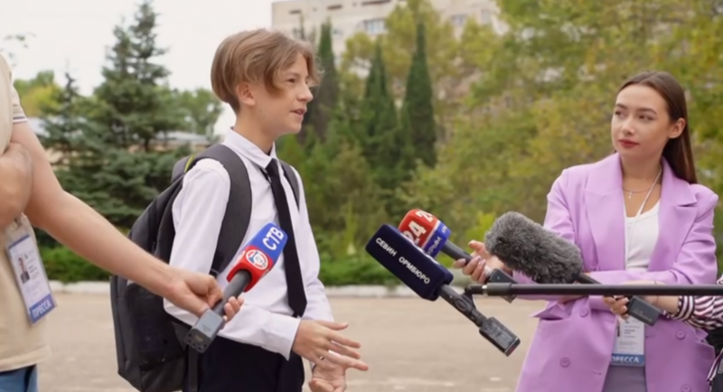 Урок для младшеклассников в Севастополе провёл мальчик, который встретился с Путиным