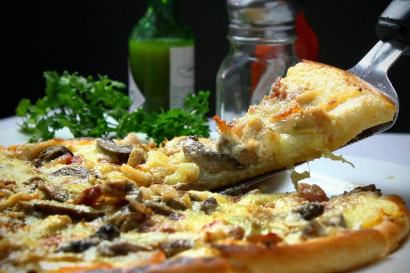 Рецепт дня: три варианта вкуснейшей пиццы на все случаи жизни