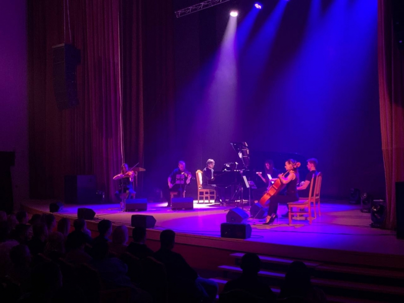 Сердца зрителей покорила музыка Циммера и Эйнауди в исполнении Simple Music Ensemble