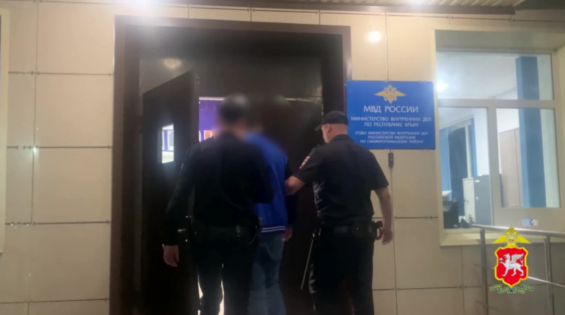 Укравшего имущество из двух частных домов задержали полицейские из Крыма в Подмосковье