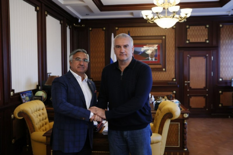 Заместитель премьер-министра Татарстана прибыл в Крым с рабочим визитом