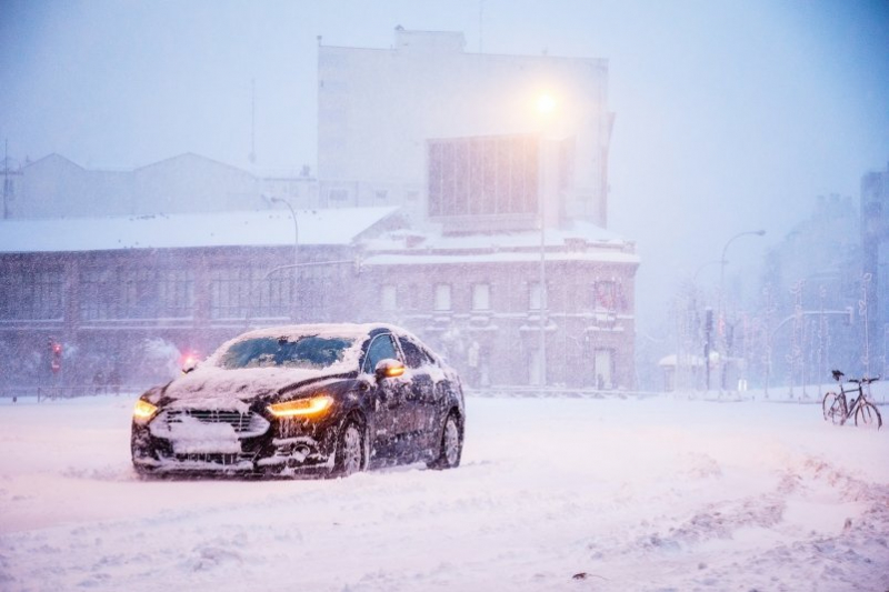 Экономим бензин в дикий мороз: 1 гениальный трюк утром творит чудеса с машиной зимой