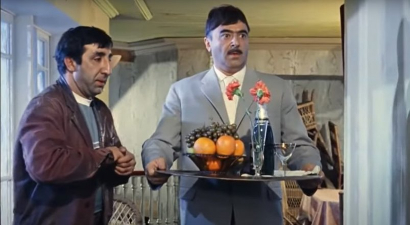Этот забавный киноляп в "Кавказской пленнице" заметили спустя 50 лет - внимание вот сюда