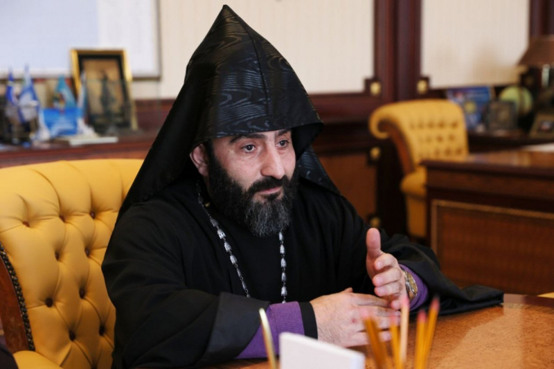 Глава Крыма встретился с настоятелем монастыря Сурб Хач