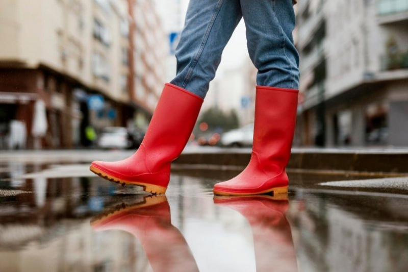 Ноги всегда сухие: 1 гениальный метод спасти обувь от промокания весной