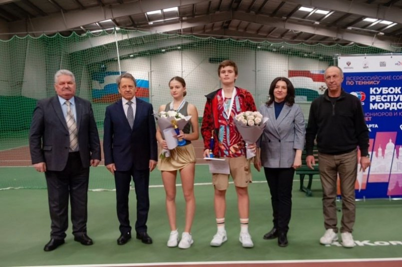 Серебряную медаль на Всероссийском турнире по теннису завоевал житель Крыма