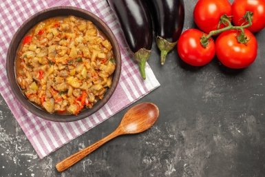 Хрустящие сырные хачапури из слоеного теста: вкусная закуска за 20 минут