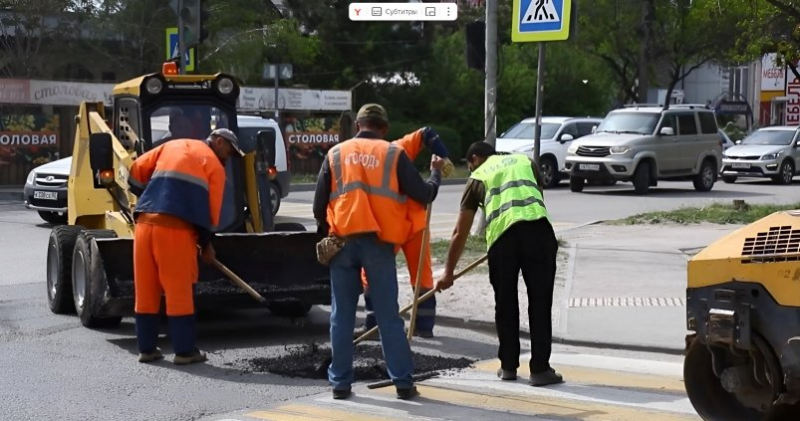 Ямочный ремонт дорог проводят в Симферополе